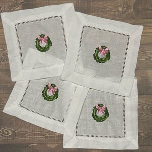 New set of 4 Wreath embroidered linen cocktail napkins